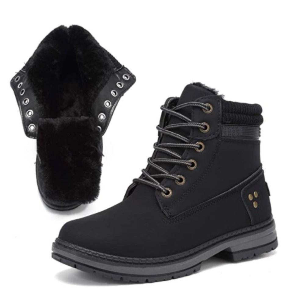 NWT Women's Cute Explorer Waterproof Winter Boots